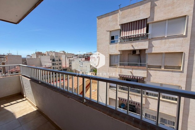 Tweedehands - Appartement / flat -
Torrevieja - Centro