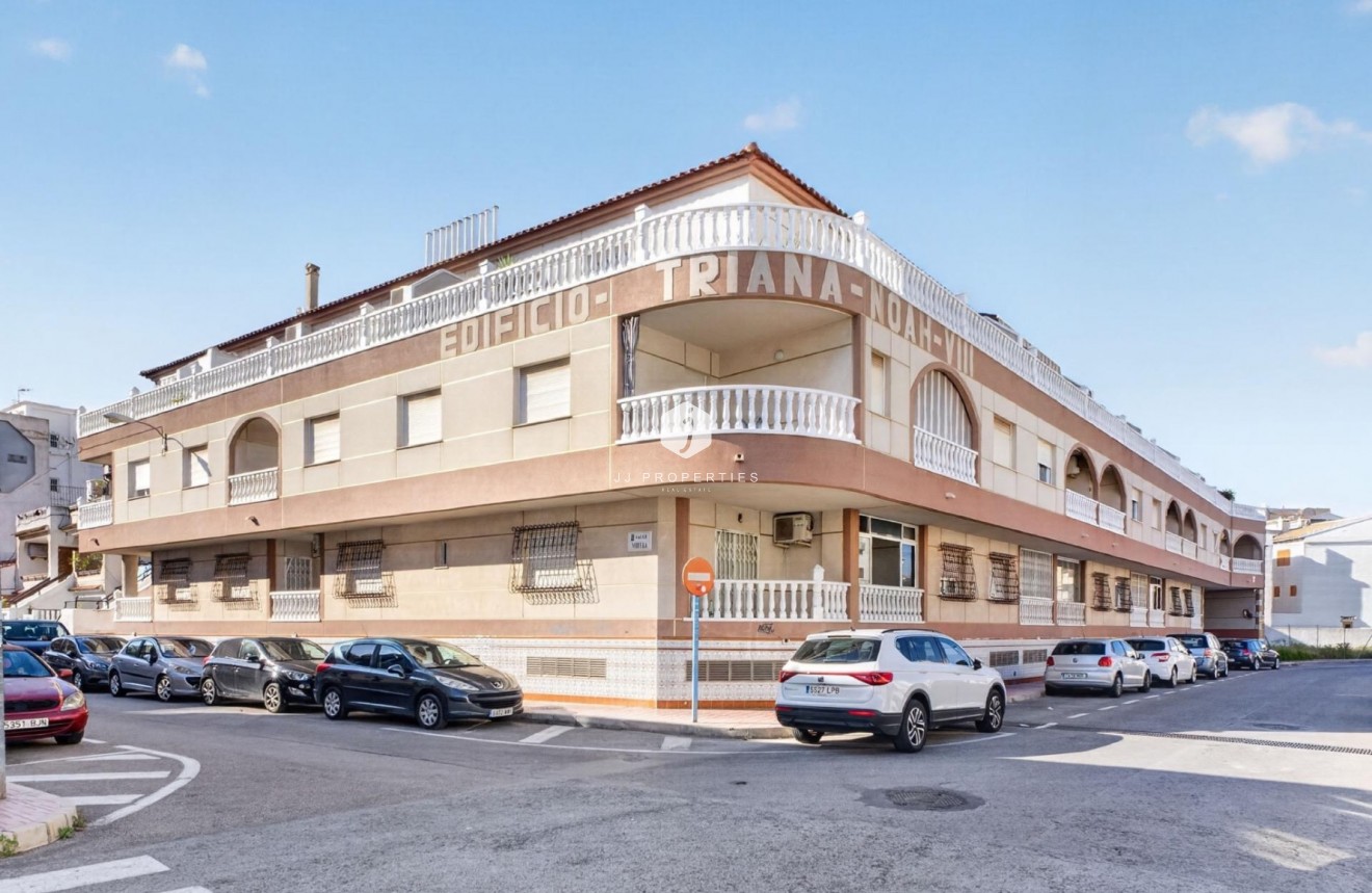 D'occasion - Appartement -
Torrevieja - Playa de los locos