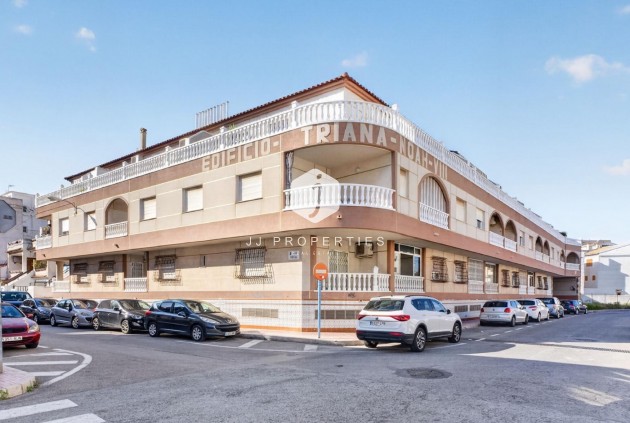 D'occasion - Appartement -
Torrevieja - Playa de los locos