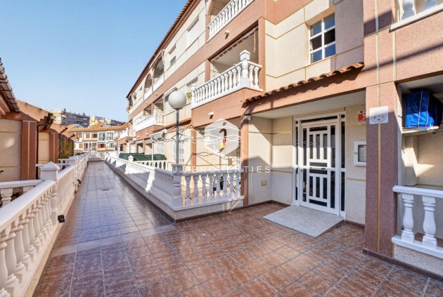 D'occasion - Appartement -
Torrevieja - Playa de los locos