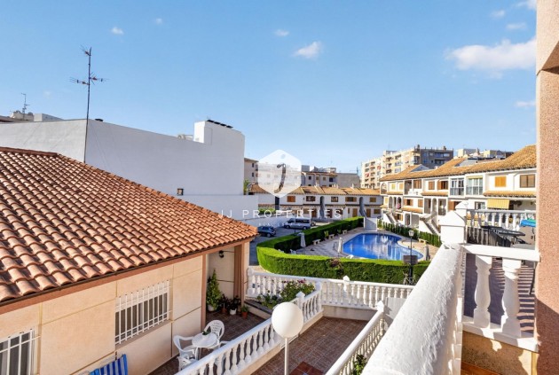 D'occasion - Appartement -
Torrevieja - Playa de los locos