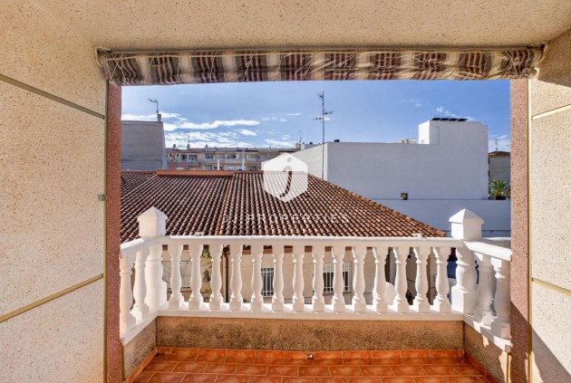 D'occasion - Appartement -
Torrevieja - Playa de los locos
