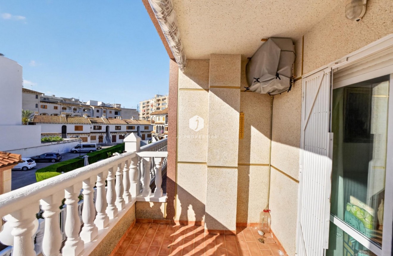 D'occasion - Appartement -
Torrevieja - Playa de los locos