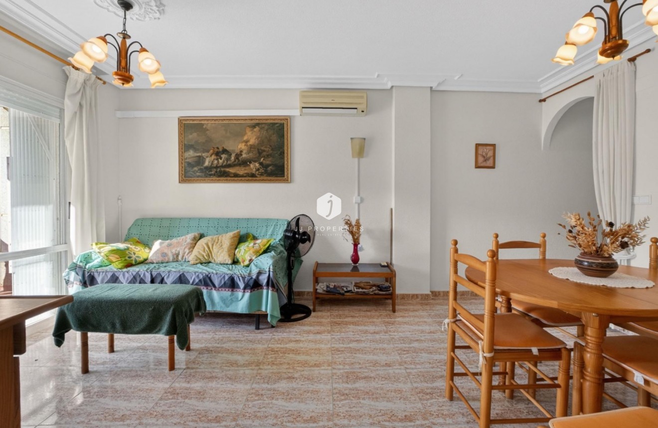 D'occasion - Appartement -
Torrevieja - Playa de los locos