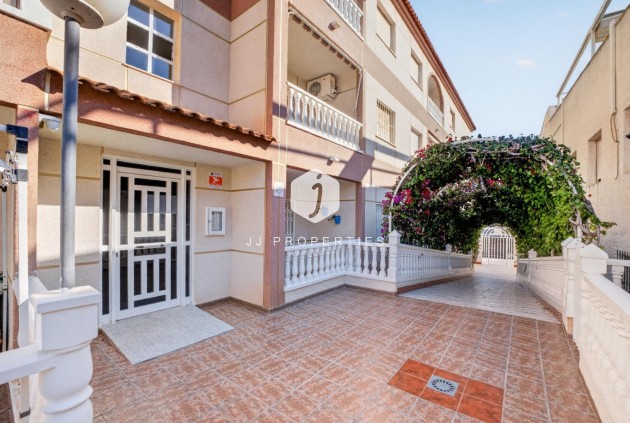 D'occasion - Appartement -
Torrevieja - Playa de los locos