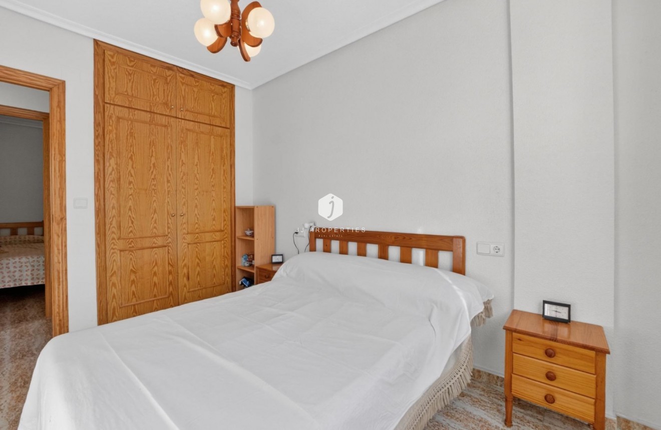 D'occasion - Appartement -
Torrevieja - Playa de los locos