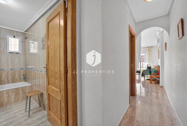 D'occasion - Appartement -
Torrevieja - Playa de los locos