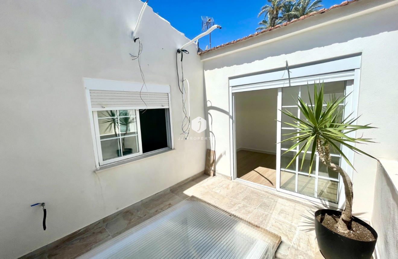 Tweedehands - Chalet -
Daya Vieja - Costa Blanca