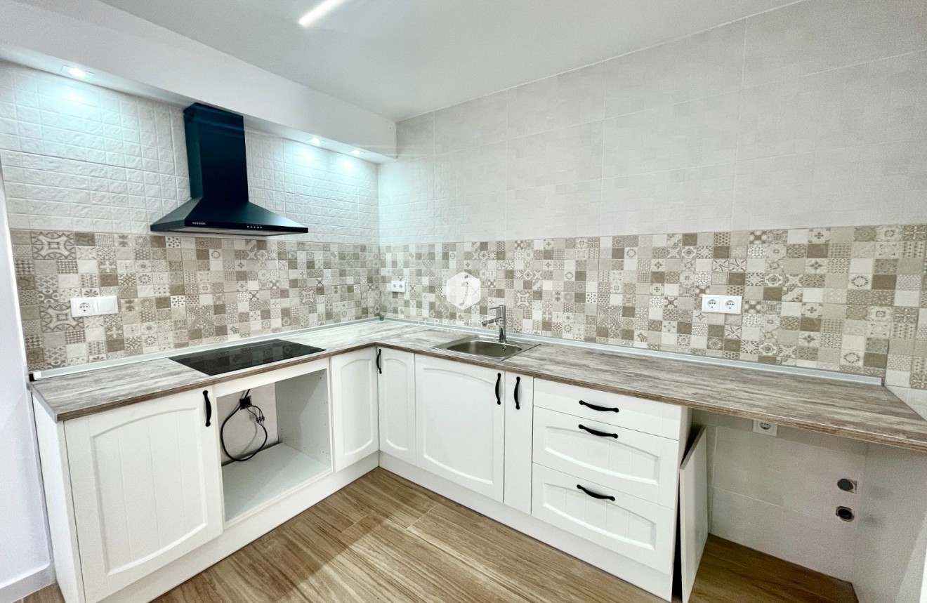Tweedehands - Chalet -
Daya Vieja - Costa Blanca