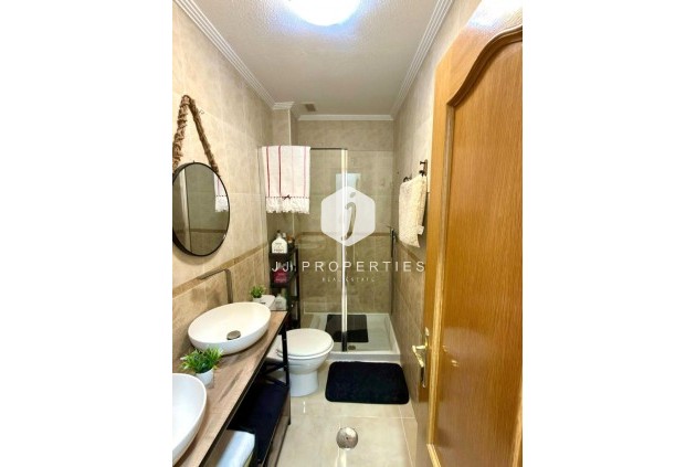 Resale - Apartment / flat -
Torrevieja - Nueva Torrevieja