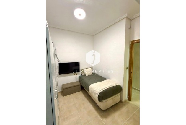 Resale - Apartment / flat -
Torrevieja - Nueva Torrevieja