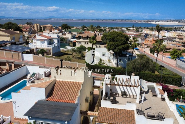 Resale - Chalet -
Torrevieja - Los Balcones