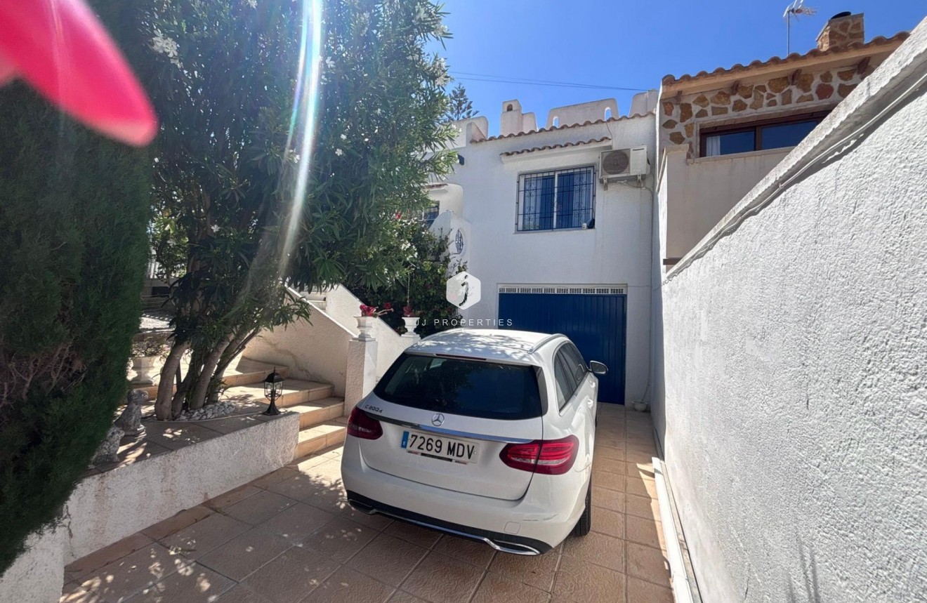 Resale - Chalet -
Torrevieja - Los Balcones