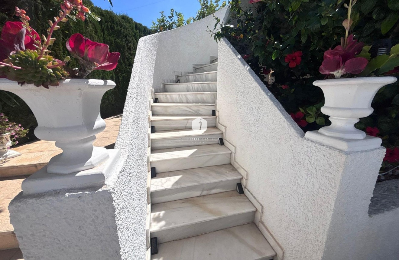 Resale - Chalet -
Torrevieja - Los Balcones