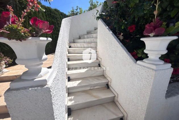 Resale - Chalet -
Torrevieja - Los Balcones