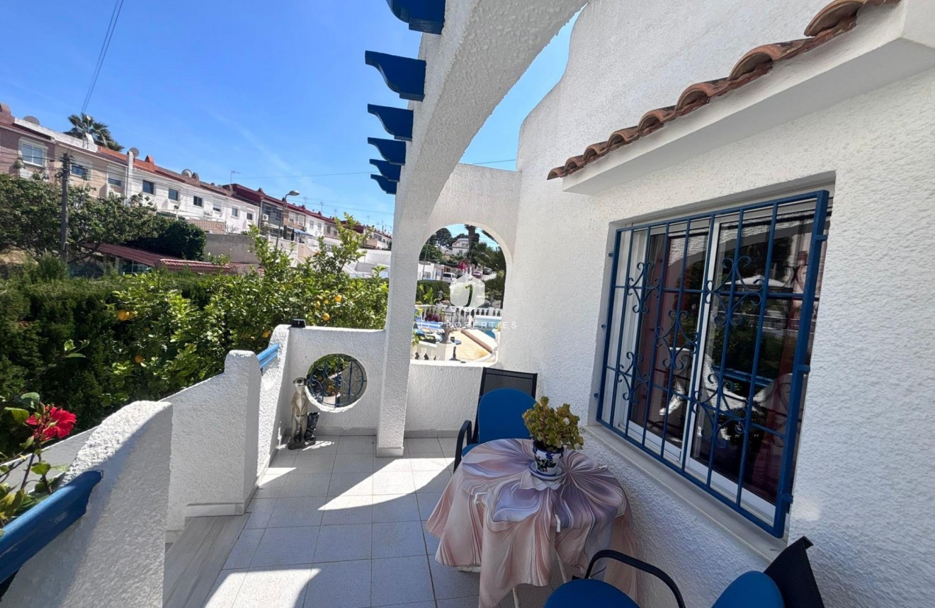 Resale - Chalet -
Torrevieja - Los Balcones