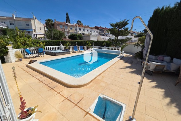 Resale - Chalet -
Torrevieja - Los Balcones