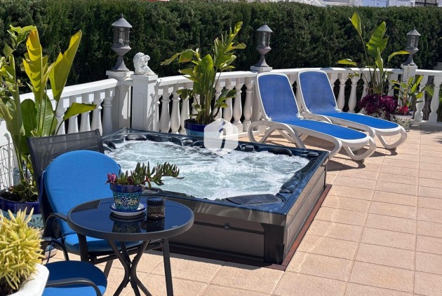 Resale - Chalet -
Torrevieja - Los Balcones