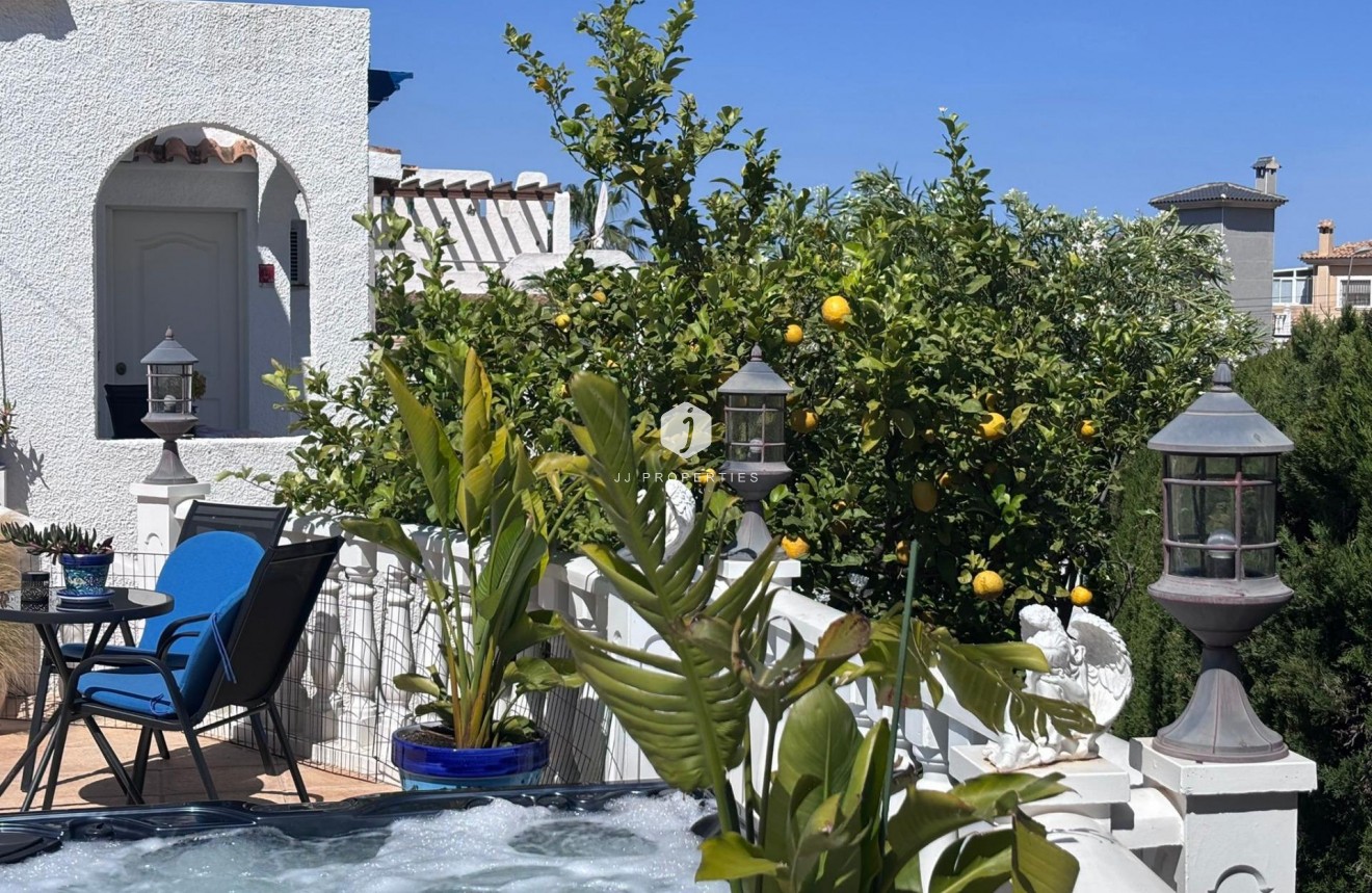 Resale - Chalet -
Torrevieja - Los Balcones