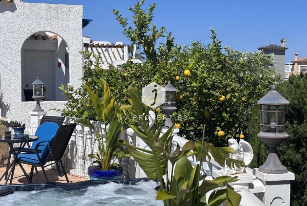 Resale - Chalet -
Torrevieja - Los Balcones