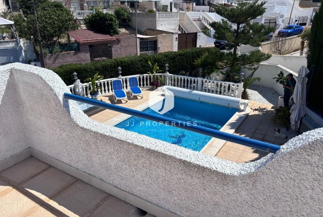 Resale - Chalet -
Torrevieja - Los Balcones