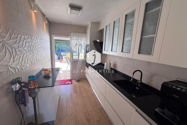 Resale - Chalet -
Torrevieja - Los Balcones
