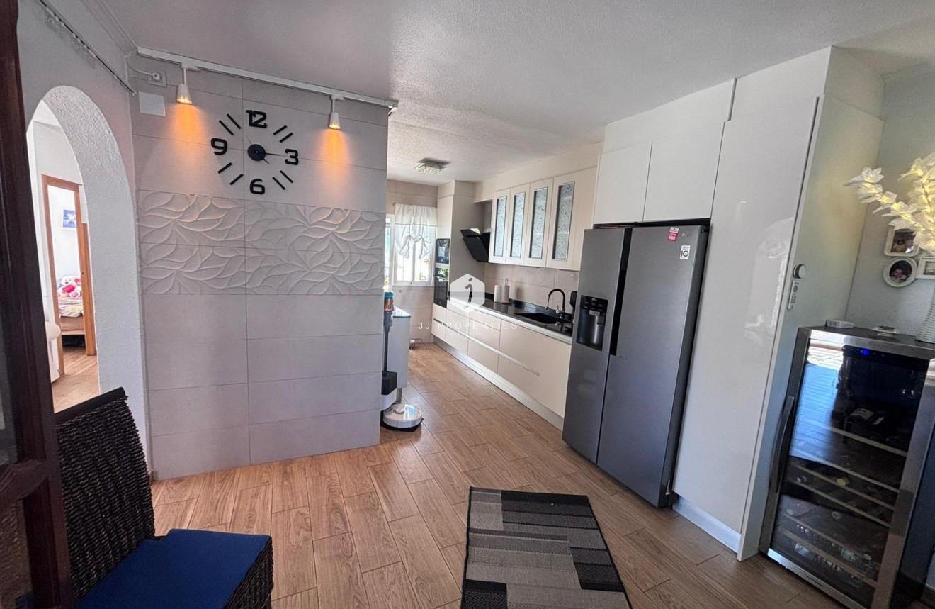 Resale - Chalet -
Torrevieja - Los Balcones
