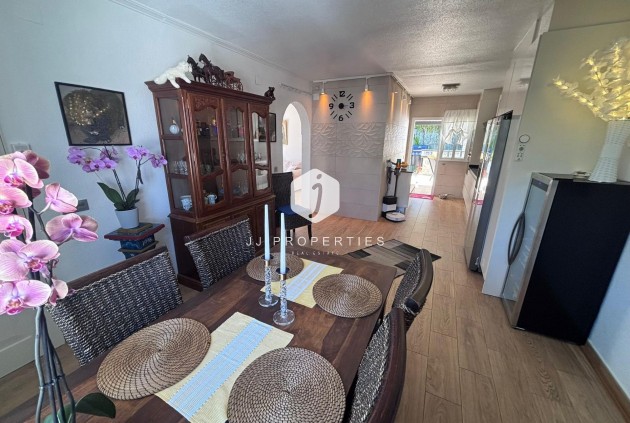 Resale - Chalet -
Torrevieja - Los Balcones