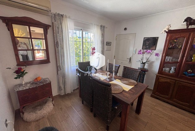 Resale - Chalet -
Torrevieja - Los Balcones