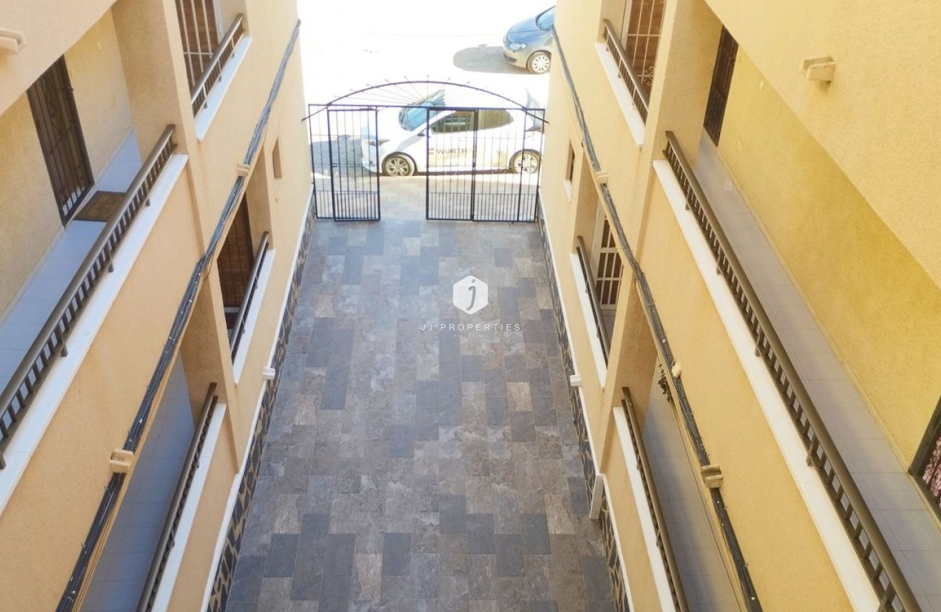 D'occasion - Appartement -
Torrevieja - Costa Blanca