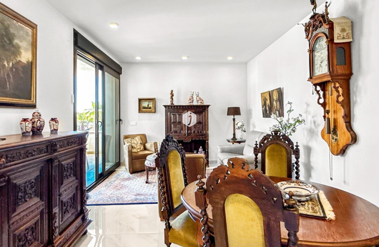 Aus zweiter Hand - Wohnung -
Orihuela Costa - Costa Blanca