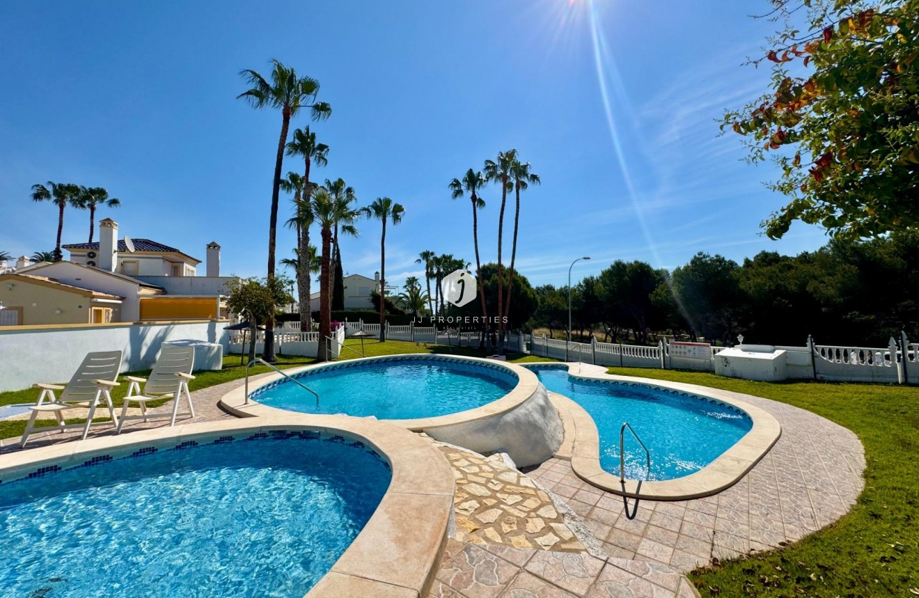 Segunda mano - Bungalow -
Orihuela Costa - Villamartín-las Filipinas