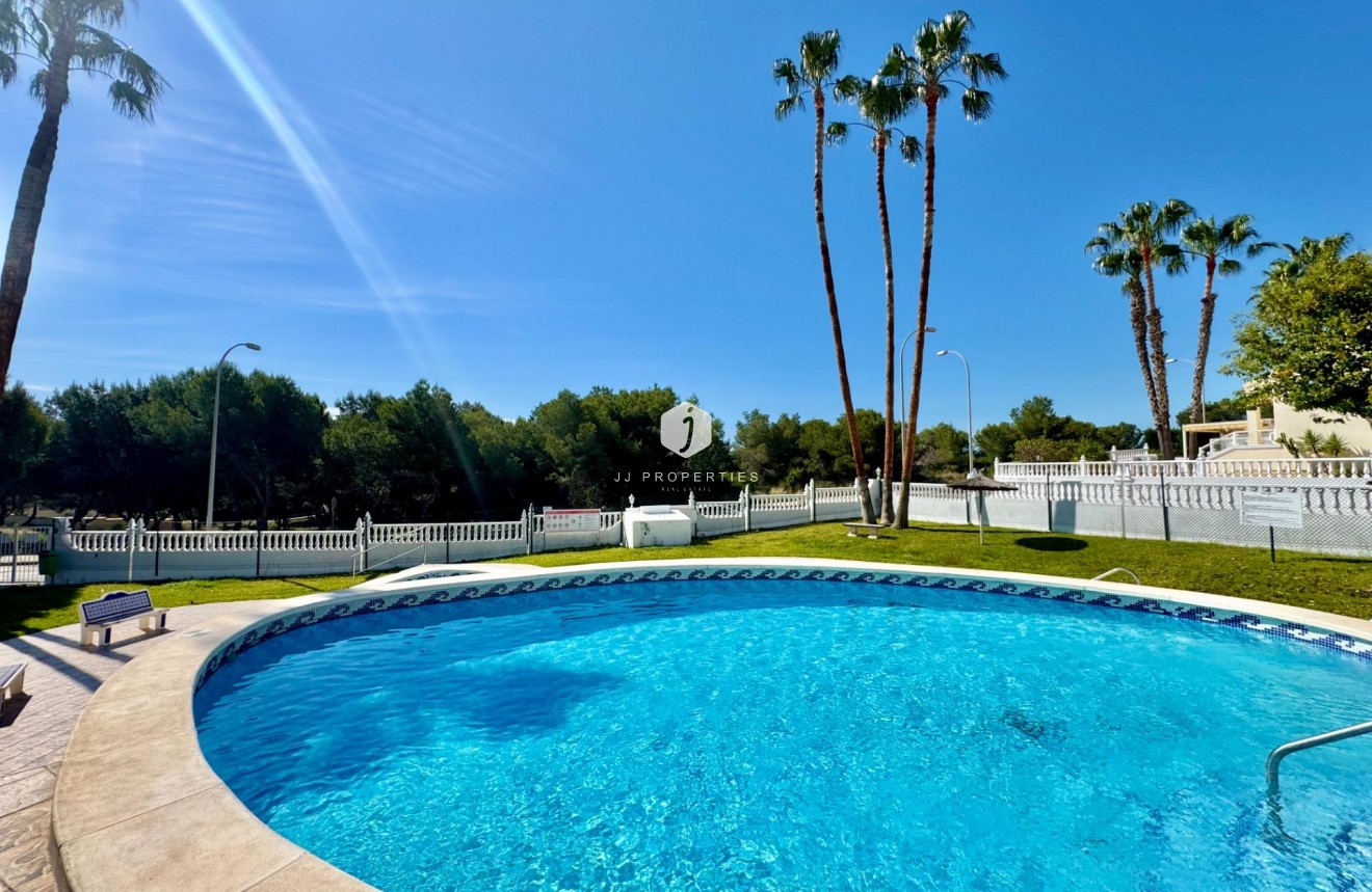 Segunda mano - Bungalow -
Orihuela Costa - Villamartín-las Filipinas
