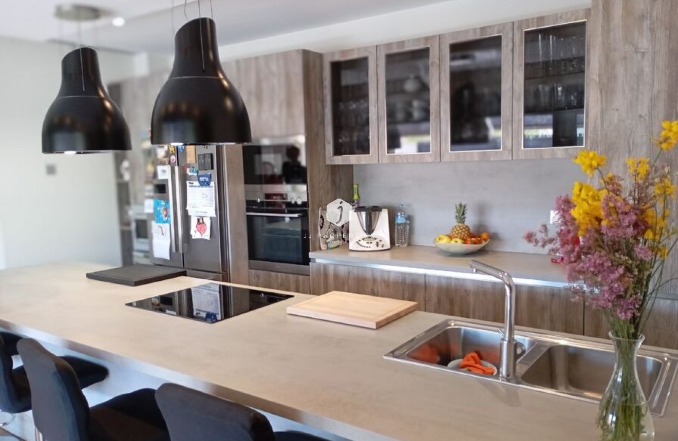 Resale - Villa -
Daya Nueva - Costa Blanca