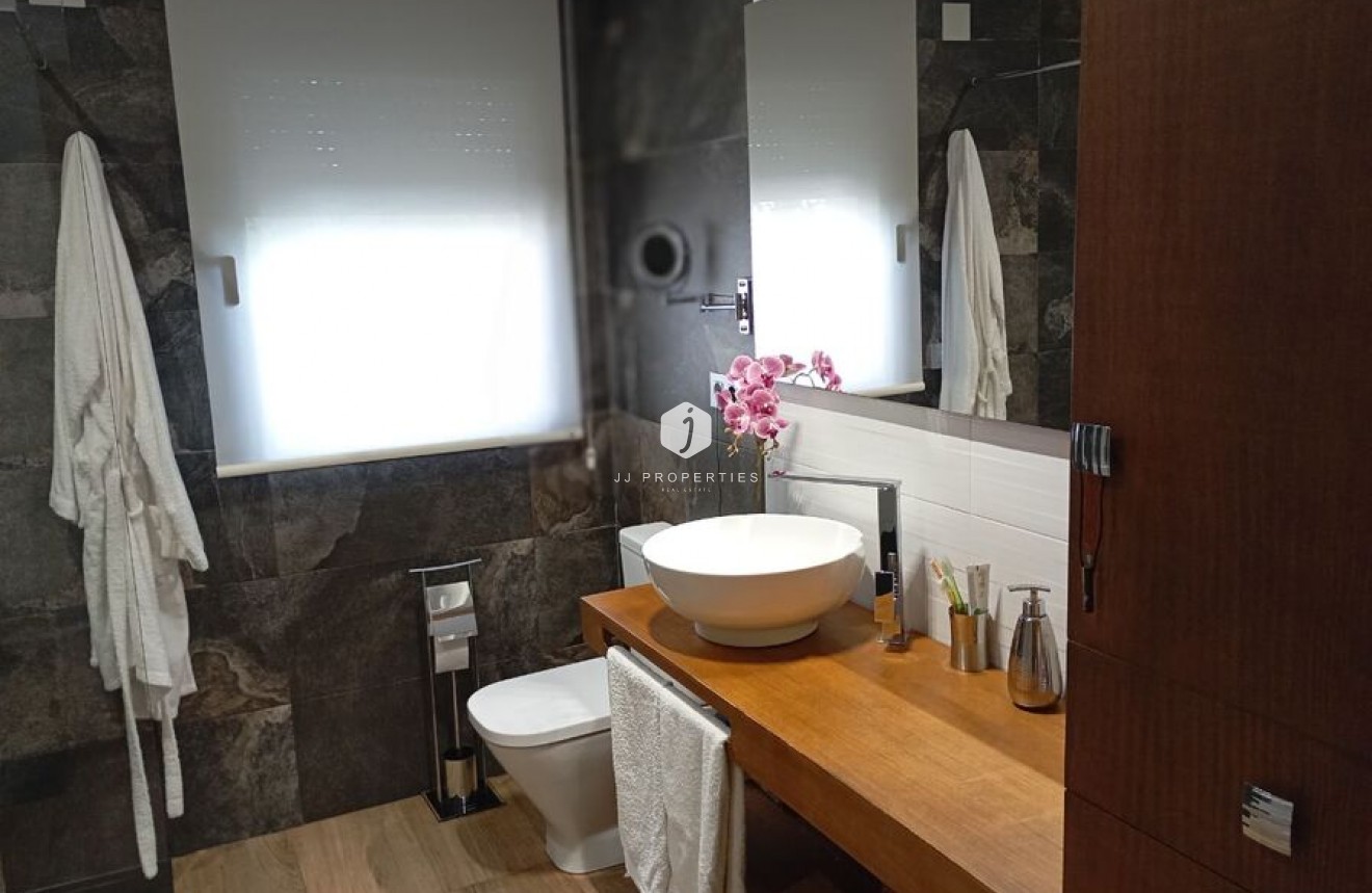 Resale - Villa -
Daya Nueva - Costa Blanca