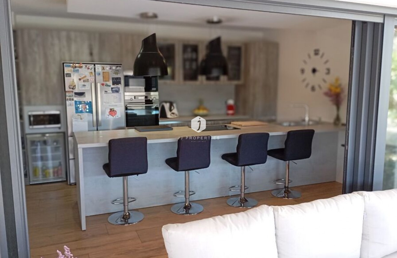 Resale - Villa -
Daya Nueva - Costa Blanca