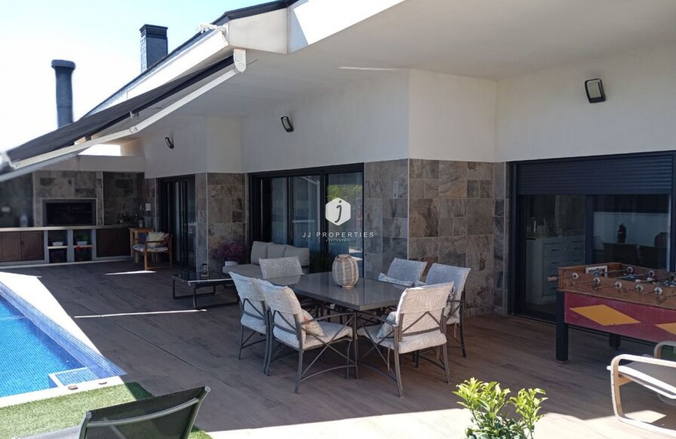 Resale - Villa -
Daya Nueva - Costa Blanca