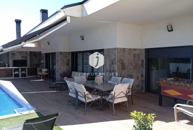 Resale - Villa -
Daya Nueva - Costa Blanca