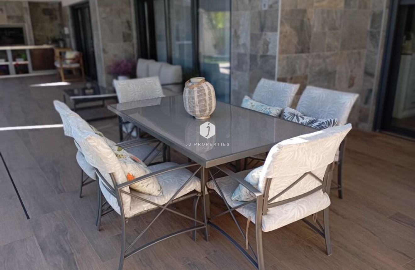 Resale - Villa -
Daya Nueva - Costa Blanca
