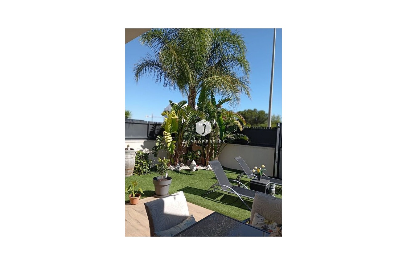Resale - Villa -
Daya Nueva - Costa Blanca