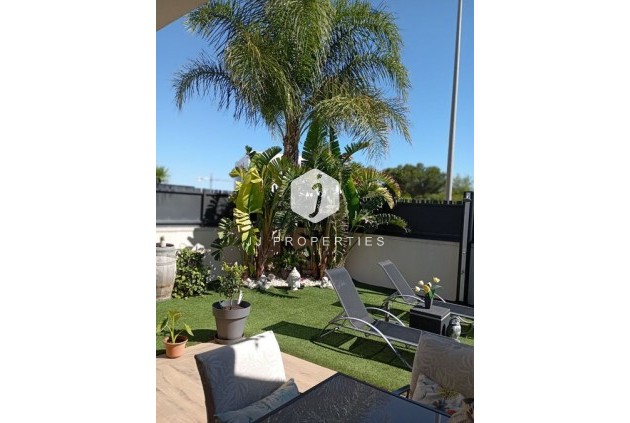 Resale - Villa -
Daya Nueva - Costa Blanca