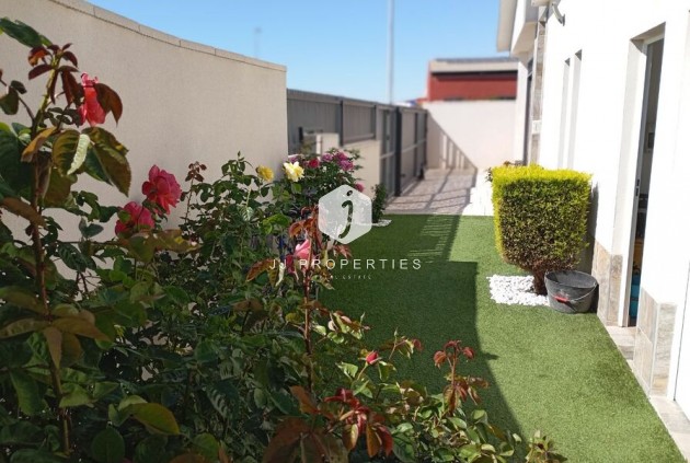 Resale - Villa -
Daya Nueva - Costa Blanca