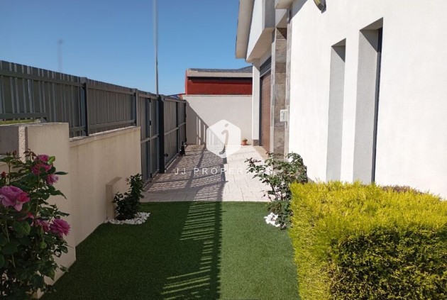 Resale - Villa -
Daya Nueva - Costa Blanca