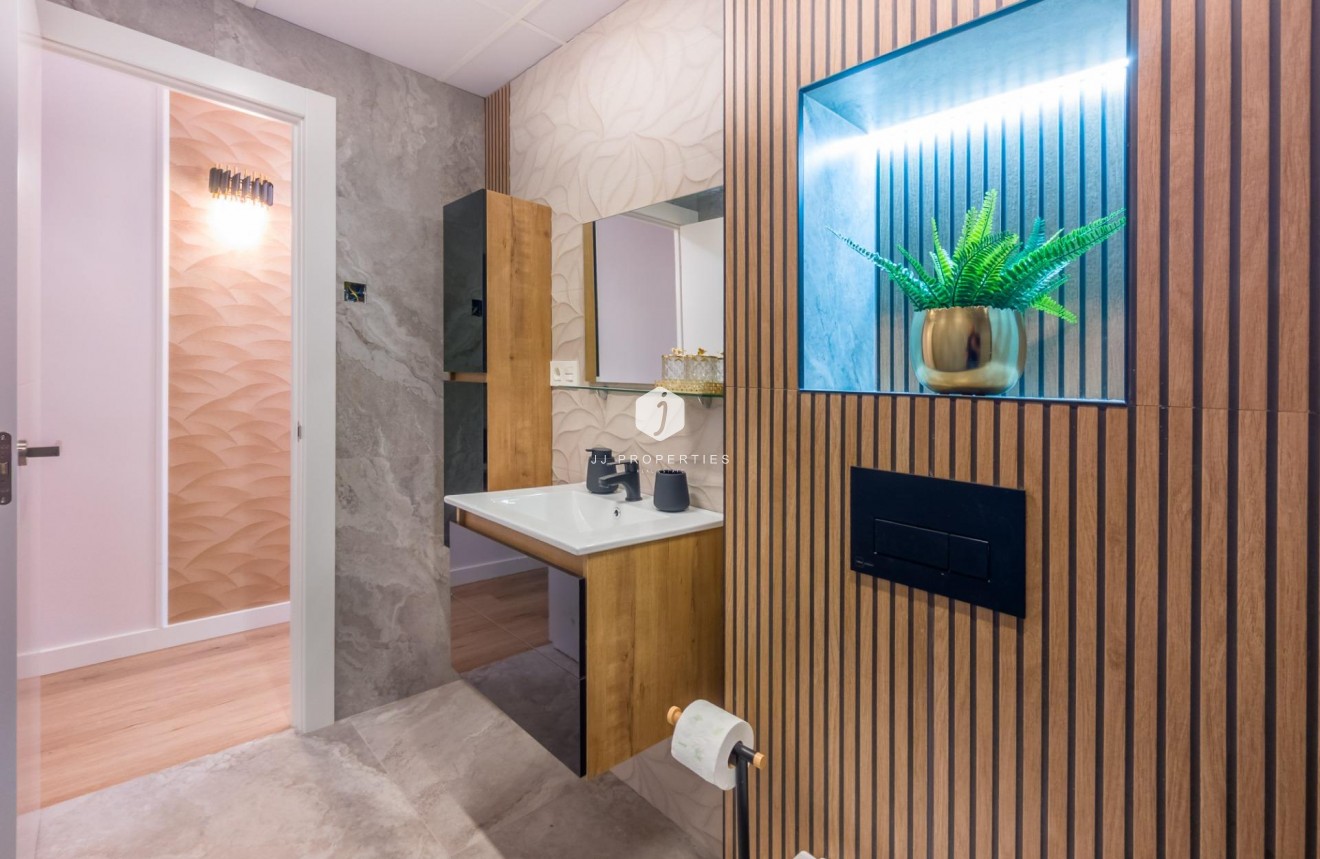 Aus zweiter Hand - Wohnung -
Torrevieja - Playa del Cura
