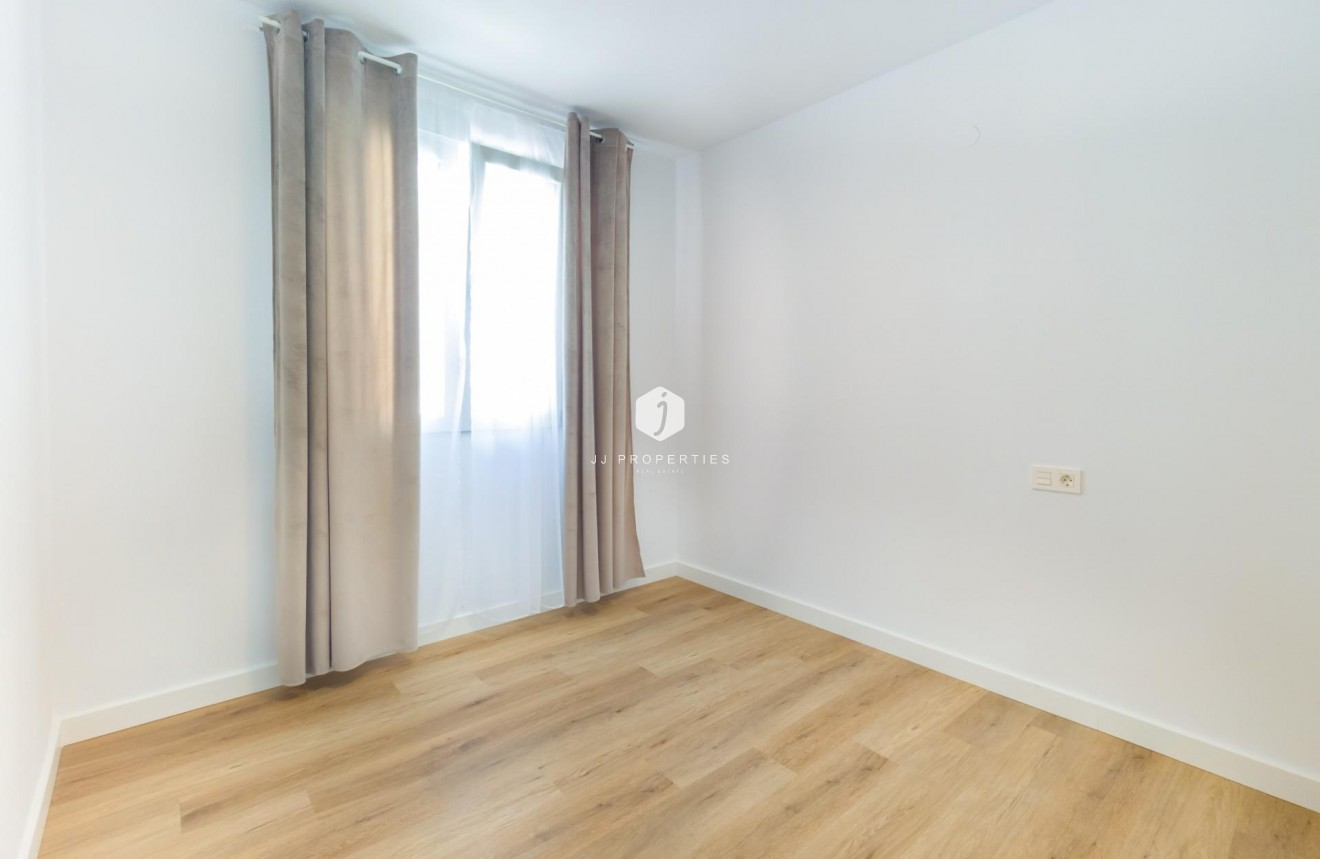 Aus zweiter Hand - Wohnung -
Torrevieja - Playa del Cura