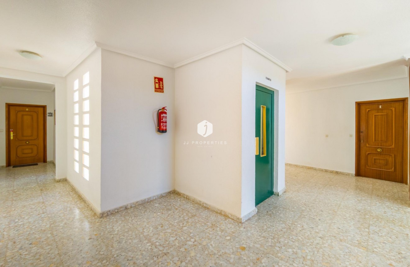 Aus zweiter Hand - Wohnung -
Torrevieja - Playa del Cura