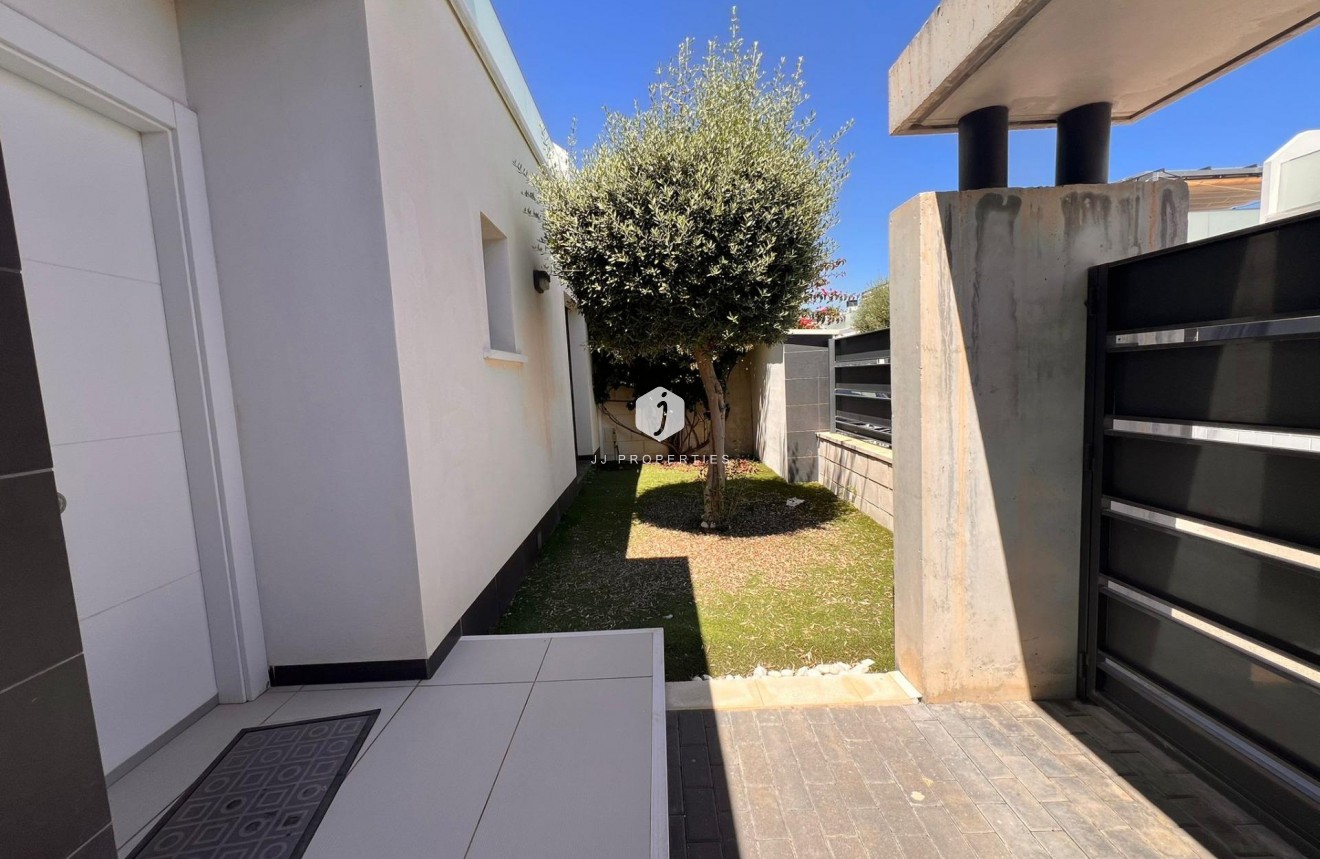 Z drugiej ręki - Villa -
Orihuela Costa - Lomas de Cabo Roig