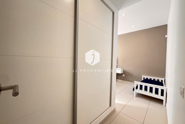 Z drugiej ręki - Villa -
Orihuela Costa - Lomas de Cabo Roig