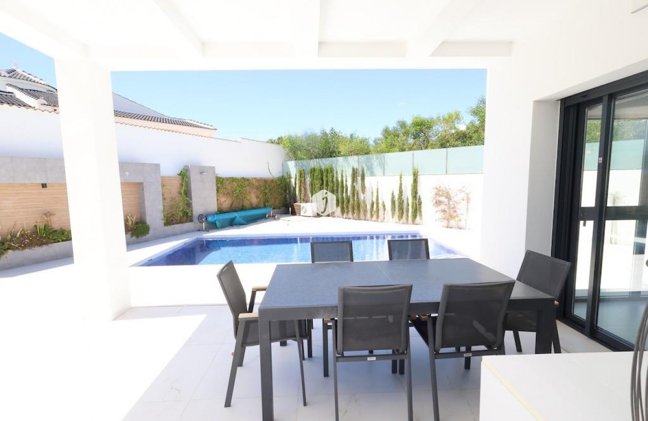 Resale - Villa -
Rojales - Inland