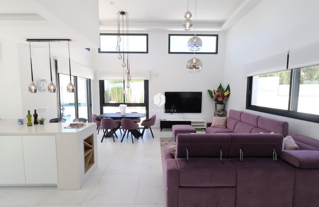 Resale - Villa -
Rojales - Inland